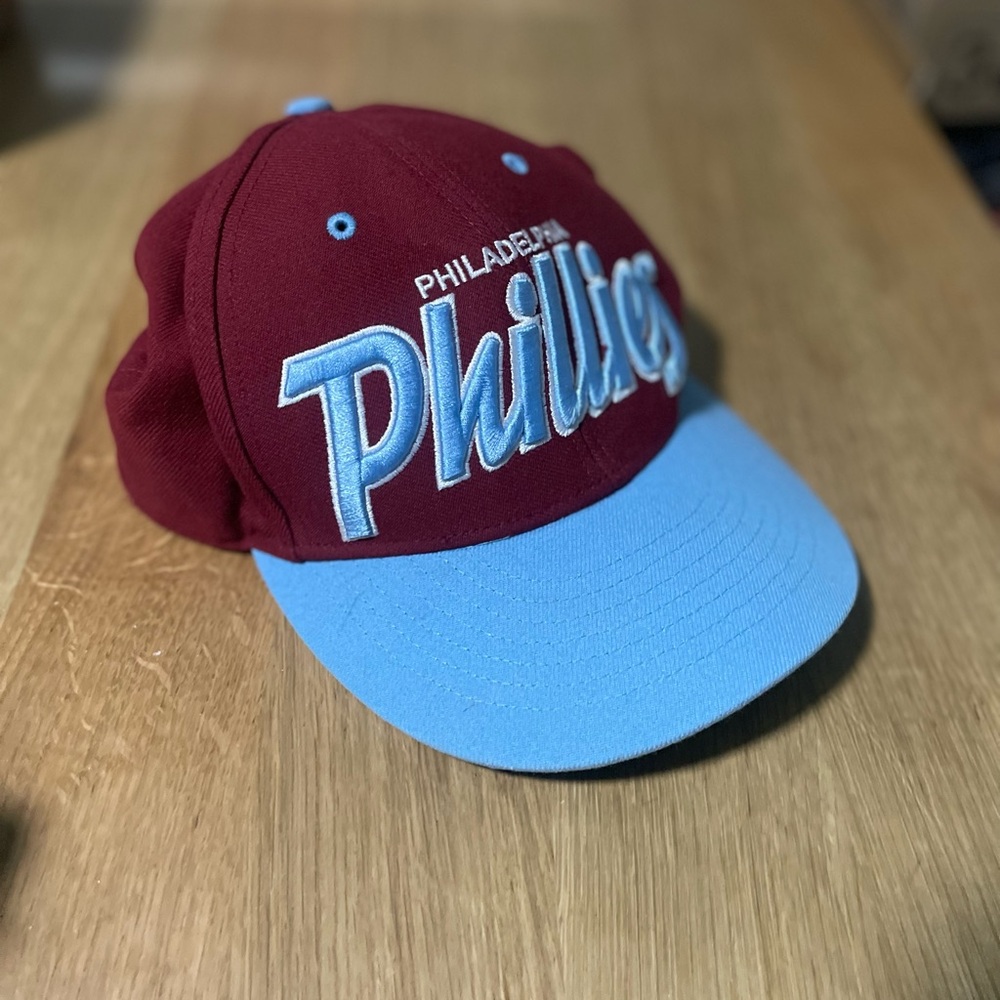 New Era Philadelphia Phillies Two-Tone Snapback Baseball Cap Maroon & Light Blue